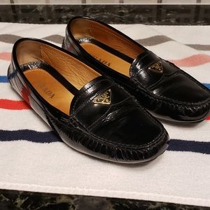 Patent leather women's shoes